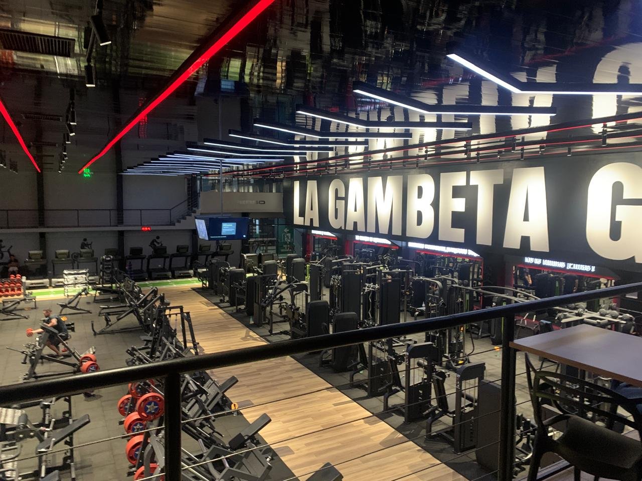 Interior de La Gambeta Gym